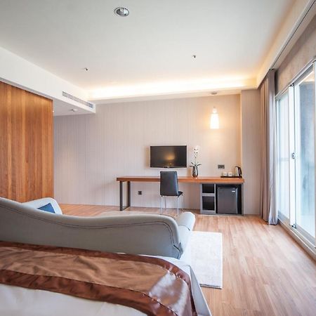 Grand Crystal Hotel Хсинчу Сити Екстериор снимка