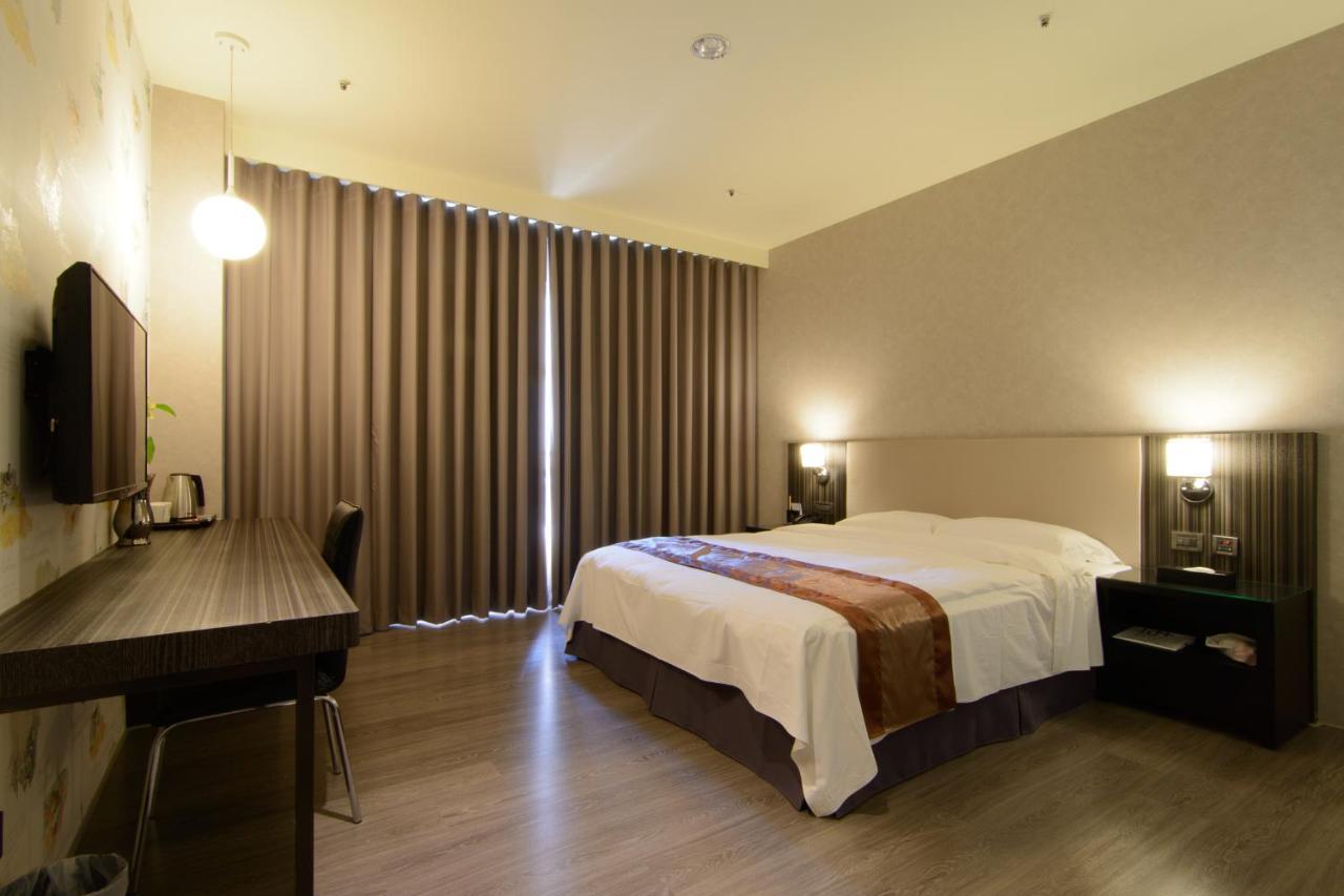 Grand Crystal Hotel Хсинчу Сити Екстериор снимка