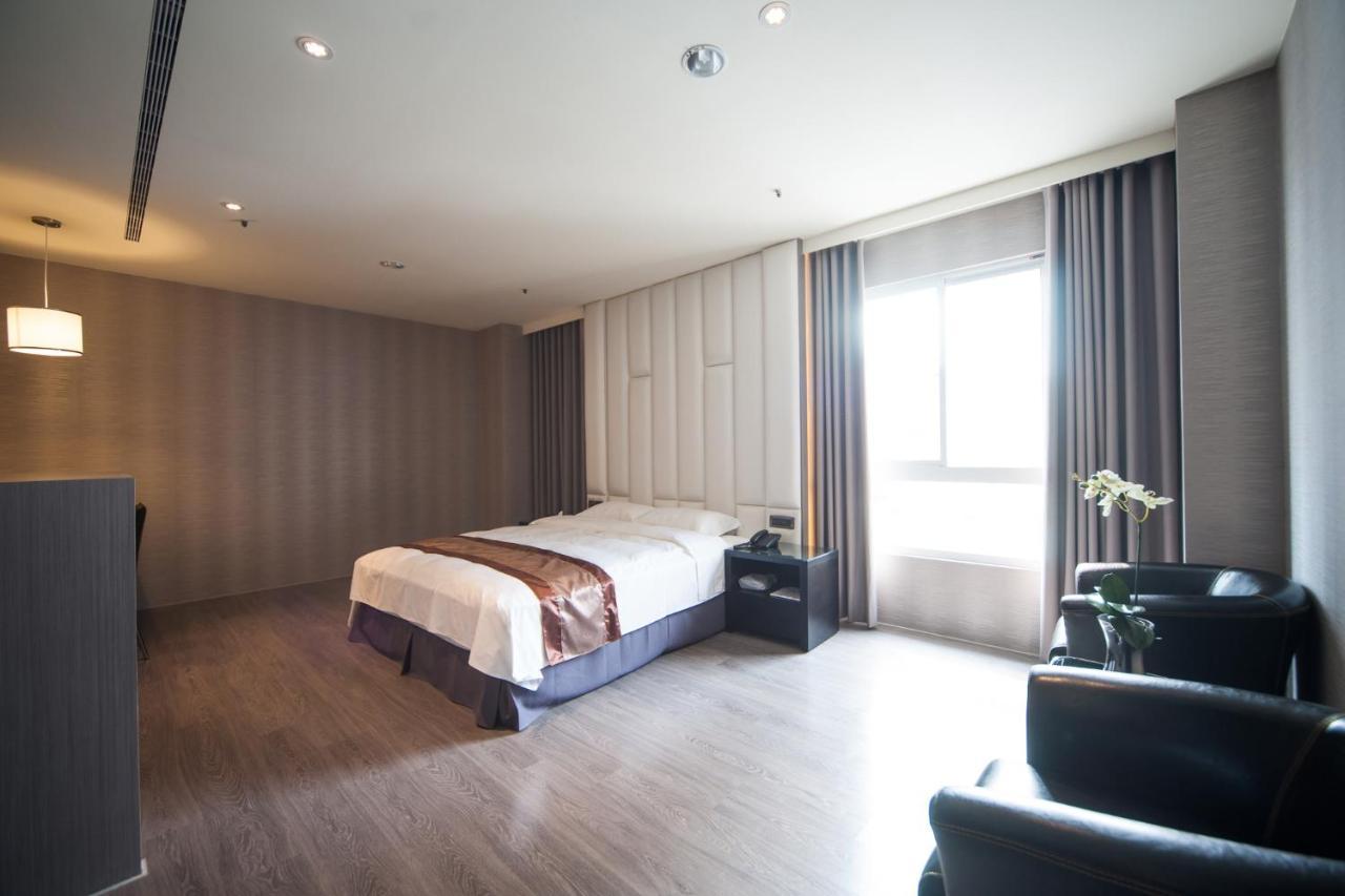 Grand Crystal Hotel Хсинчу Сити Екстериор снимка